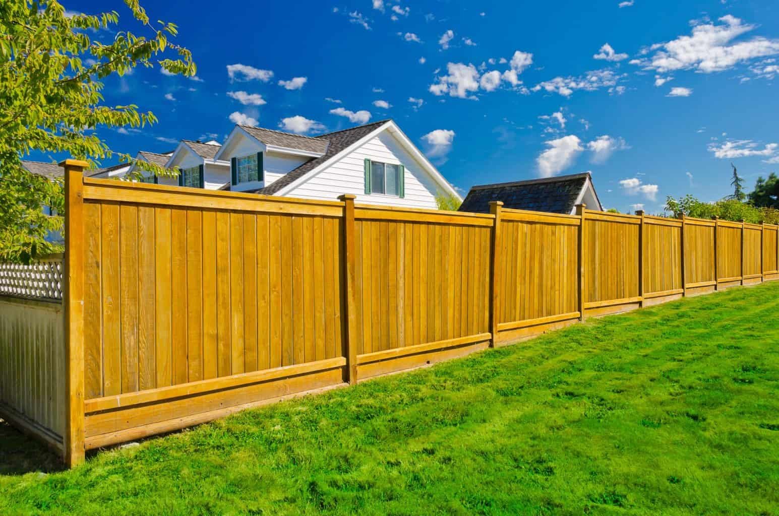 How Much Does a Fence Cost And 5 Examples? Backyardscape