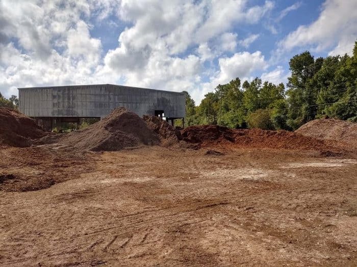 how much does 4 cubic yards of topsoil weigh